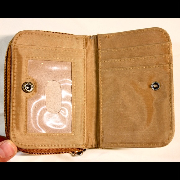 Hand Wallet from New Zealand - Picture 4 of 5